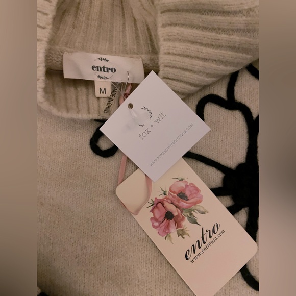 Stitch of Flowers Natural Sweater - Picture 3 of 3